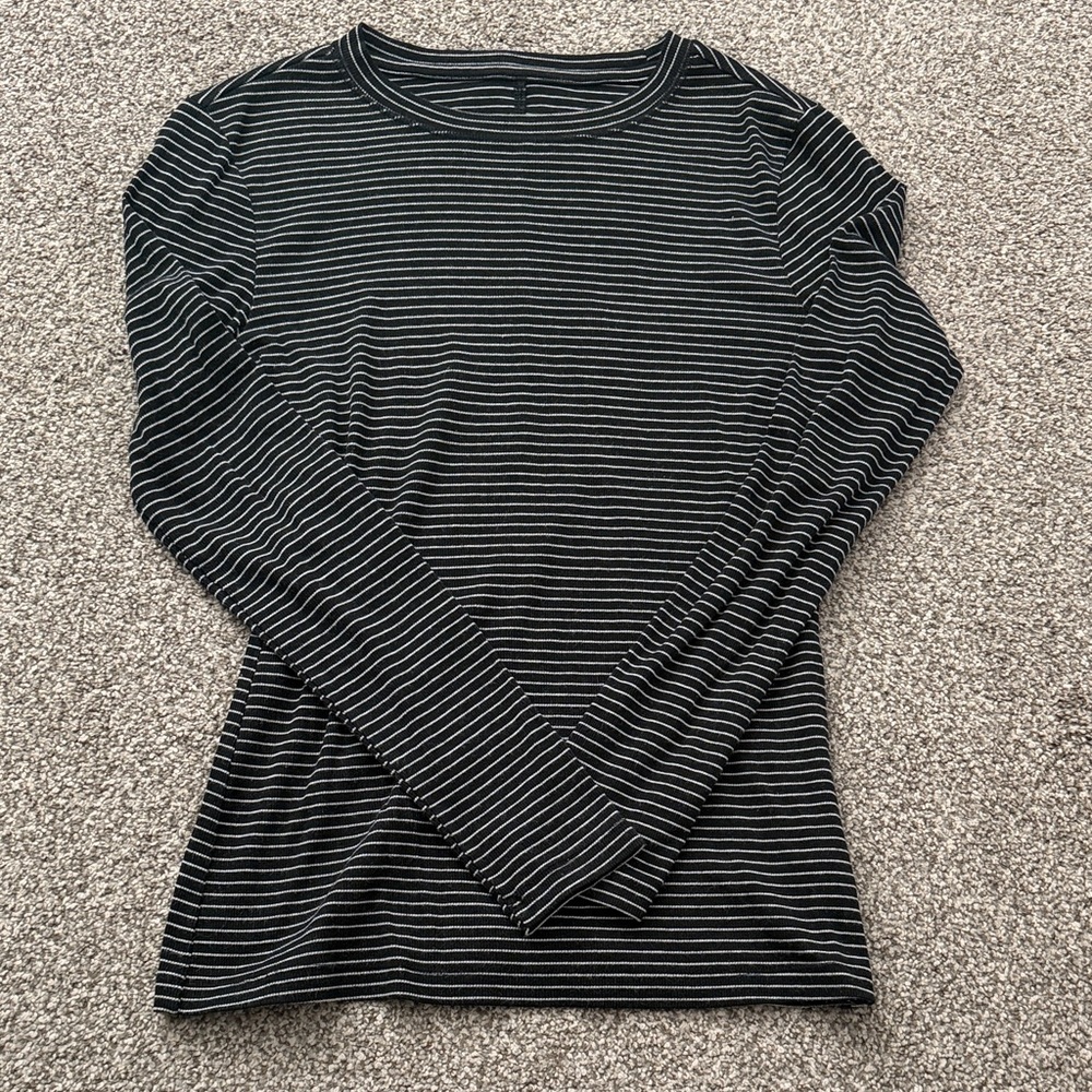 Universal Thread Black and White Striped Long Sleeve Top